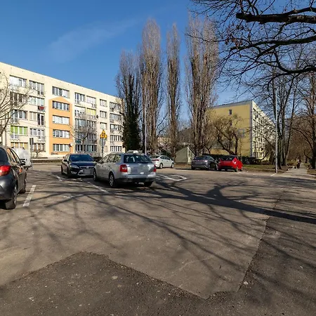 Am 1 Quiet Area & Free Private Parking Apartment